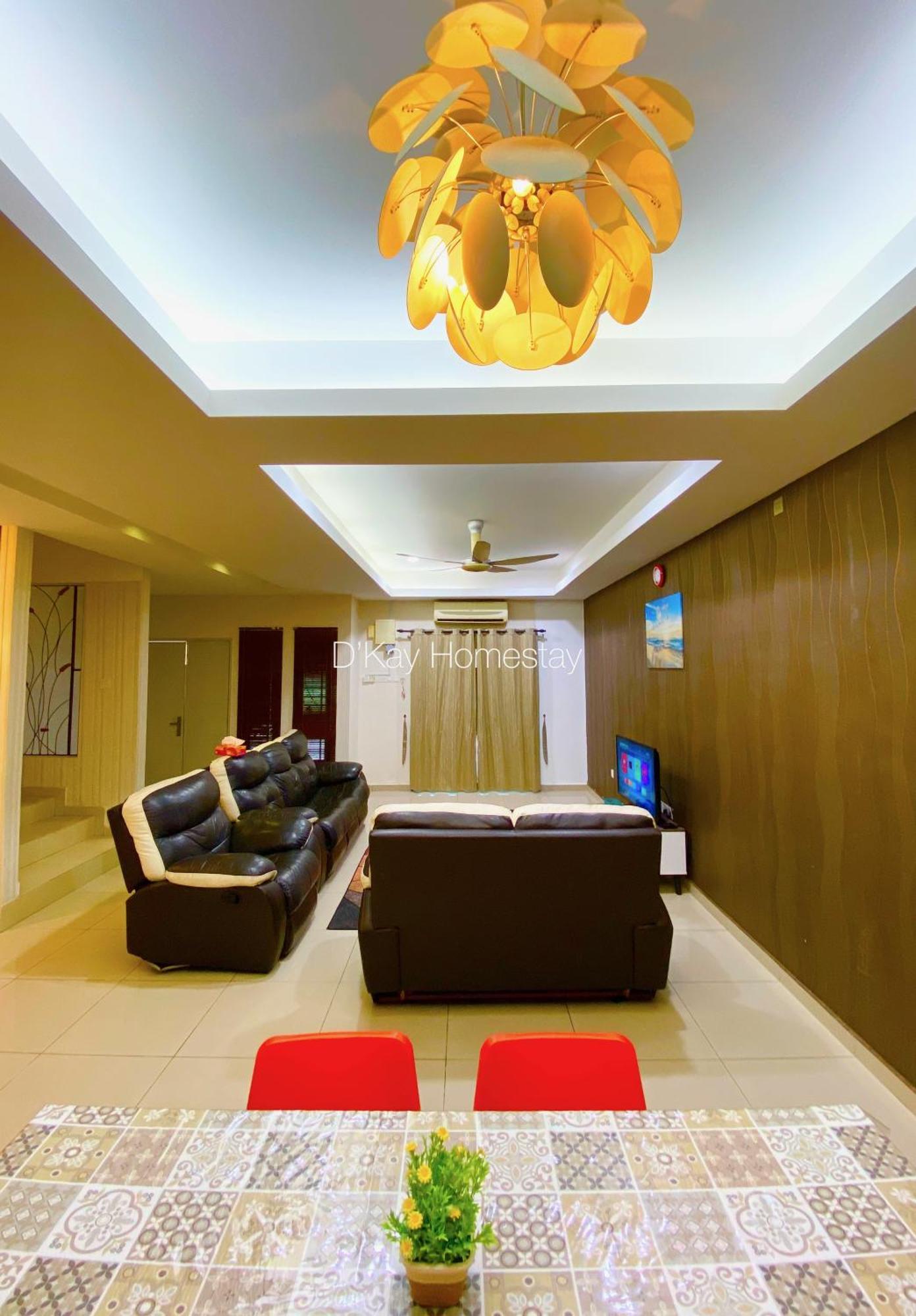 4 Bedrooms Homestay, Fully Aircond In Sendayan By D'Kay Homes I 10-15 Pax Seremban Exterior photo