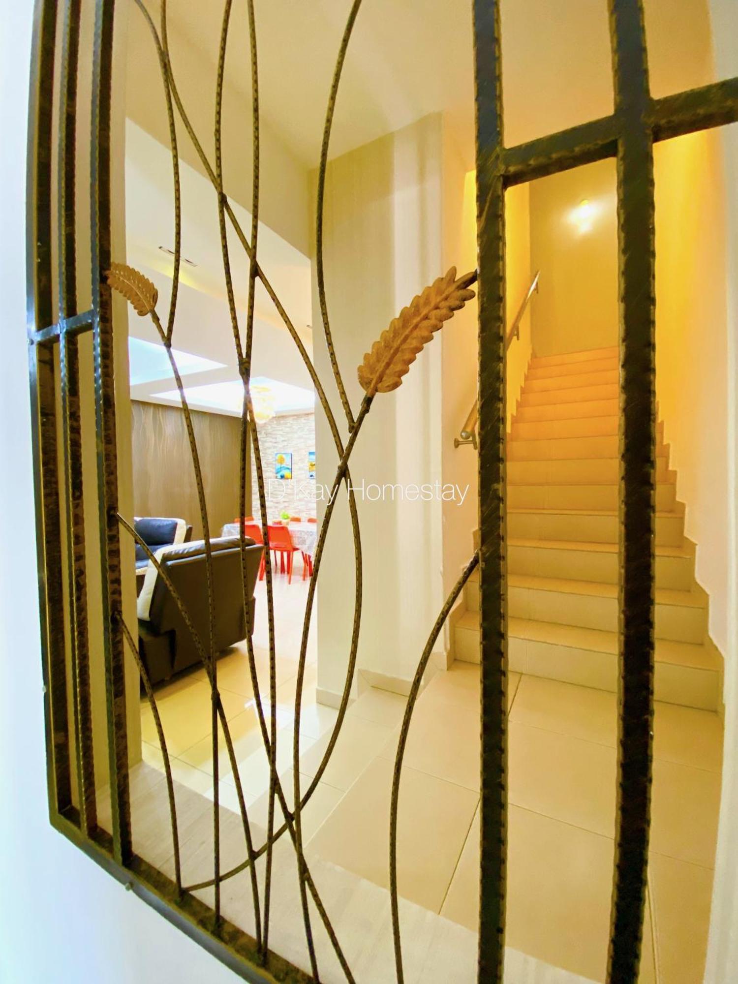 4 Bedrooms Homestay, Fully Aircond In Sendayan By D'Kay Homes I 10-15 Pax Seremban Exterior photo