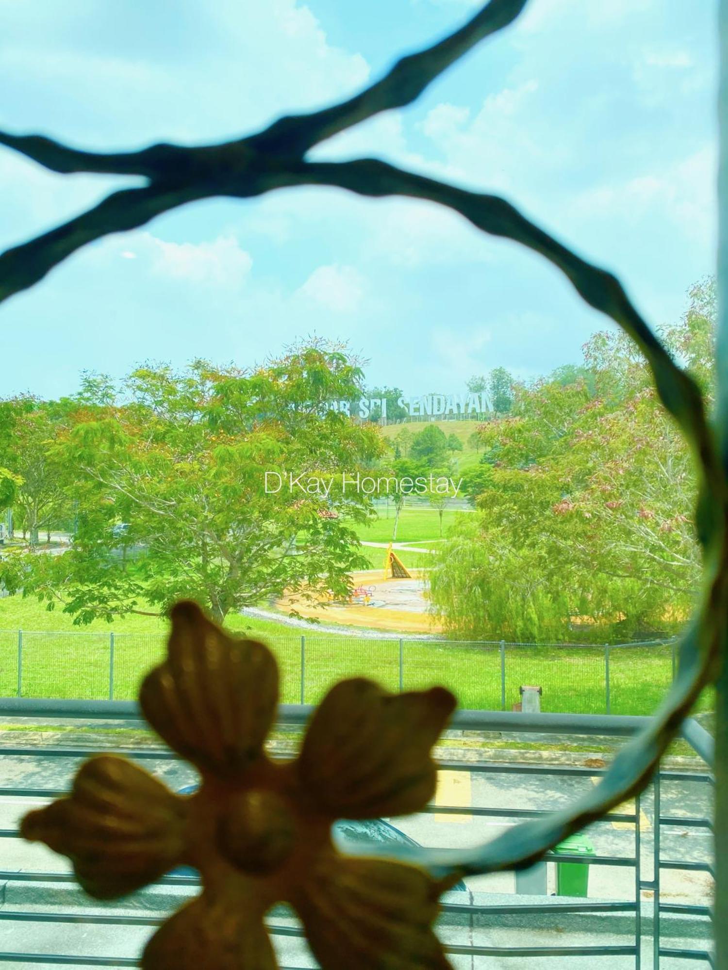 4 Bedrooms Homestay, Fully Aircond In Sendayan By D'Kay Homes I 10-15 Pax Seremban Exterior photo